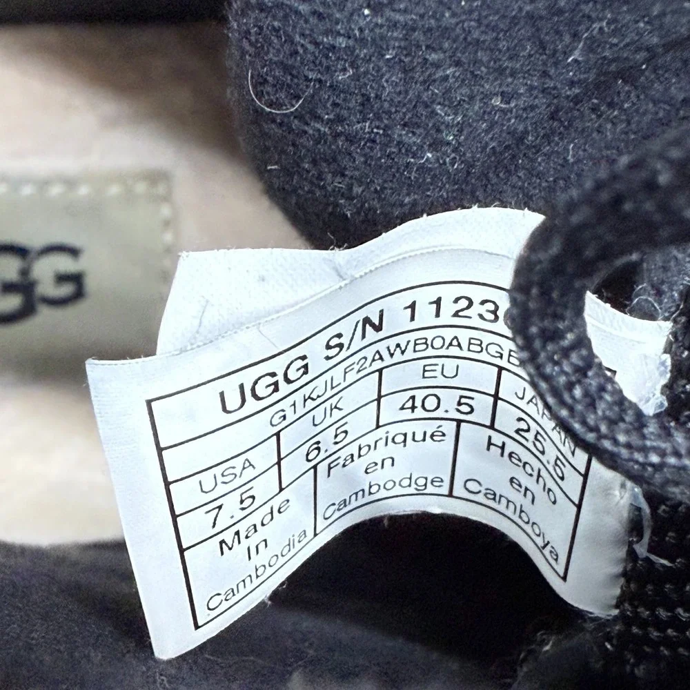 UGG Youth Big Boys Boots Size 7.5 Gaston Mid Duck Waterproof‎ Lace Up